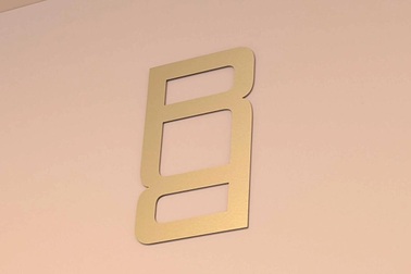 Logo mới của Range Rover gây tò mò