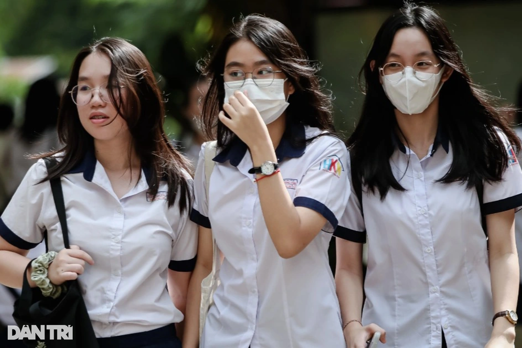 12h hôm nay, TPHCM công bố điểm chuẩn lớp 10 năm 2023 - 1 12h hôm nay, TPHCM công bố điểm chuẩn lớp 10 năm 2023 - 1