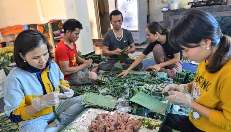 Phố làm nem chua “chạy nước rút” ngày cuối năm
