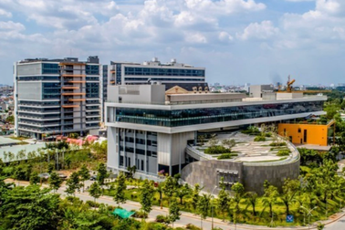 Đại học Văn Lang miễn nhiệm trưởng khoa bị tố bằng cấp không được công nhận