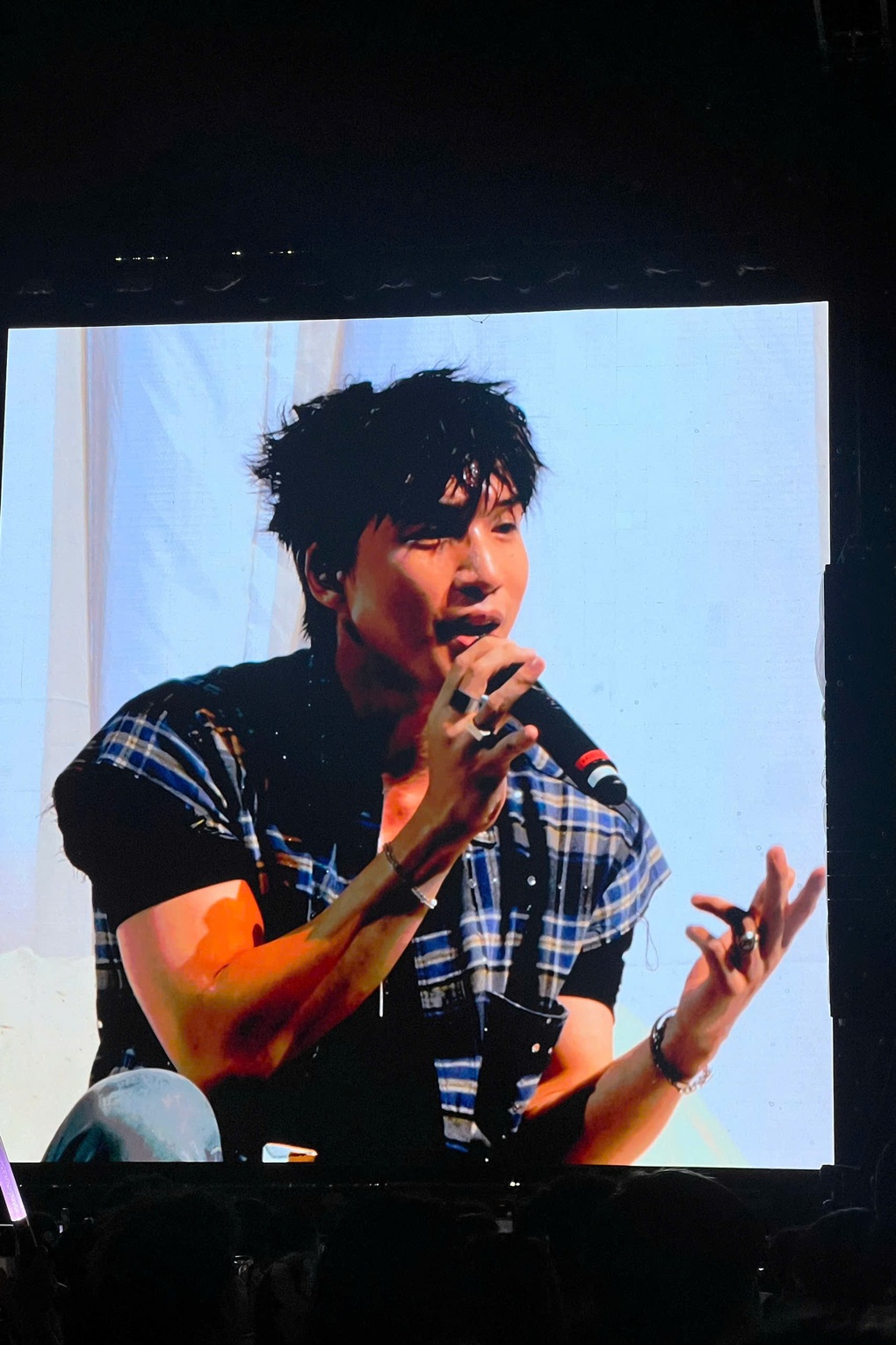 HIEUTHUHAI phản ứng bất ngờ khi được yêu cầu hát Trình từng gây tranh cãi - 2