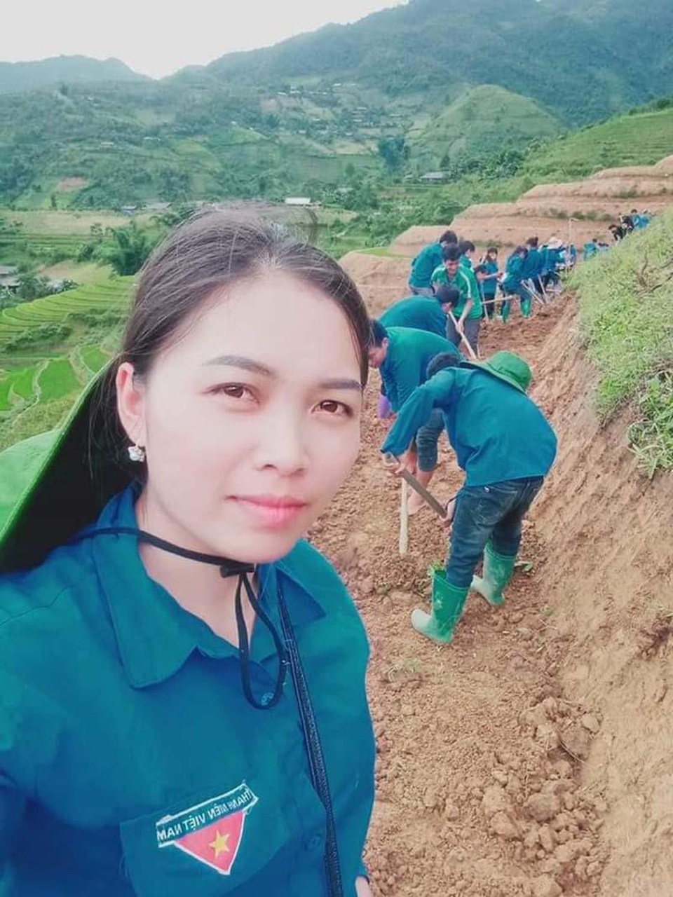 Cô gái người Dao trở thành Đảng viên khi vừa tròn 18 tuổi - 2 Cô gái người Dao trở thành Đảng viên khi vừa tròn 18 tuổi - 2