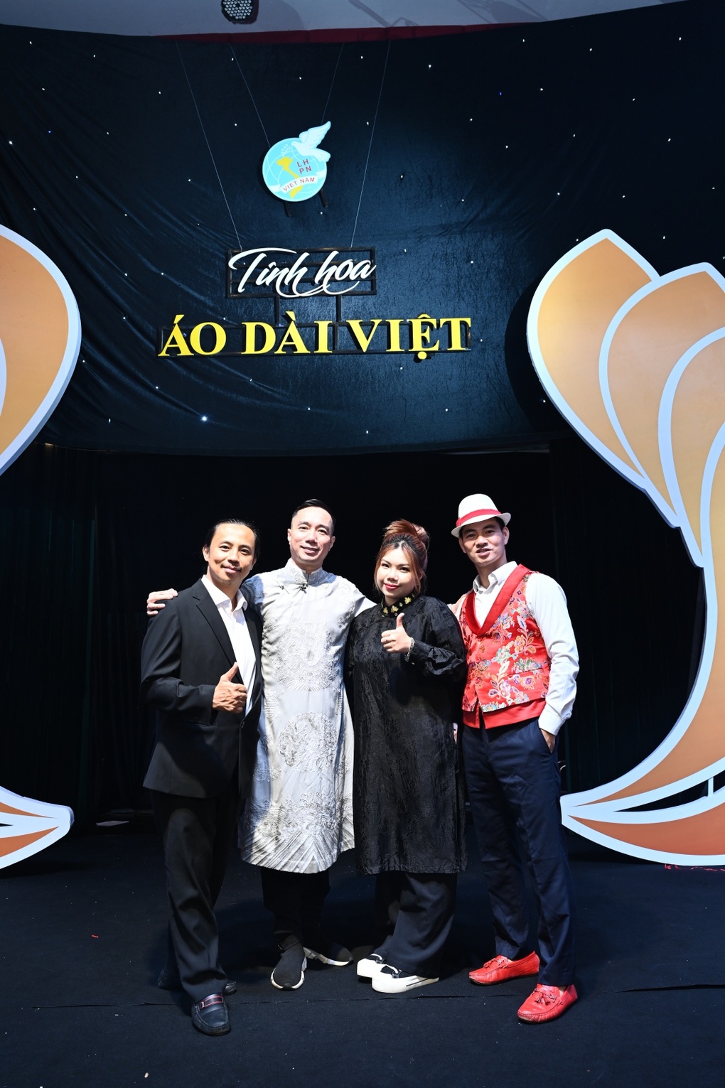 NSƯT Xuân Bắc, NTK Đỗ Trịnh Hoài Nam kể chuyện áo dài bằng kịch nói - 6