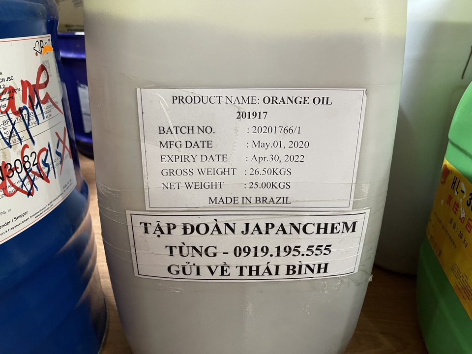 Cận cảnh cơ sở sản xuất nước giặt Thái Lan giả mạo quy mô lớn tại Hà Nội - 5 Cận cảnh cơ sở sản xuất nước giặt Thái Lan giả mạo quy mô lớn tại Hà Nội - 5