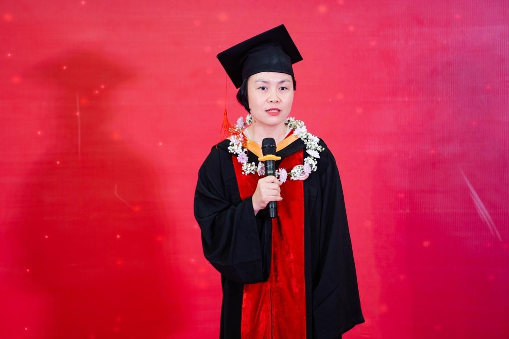 Lễ tốt nghiệp đầy cảm xúc của các tân thạc sĩ FSB - 5 Lễ tốt nghiệp đầy cảm xúc của các tân thạc sĩ FSB - 5