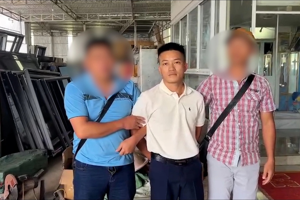 Bắt đối tượng trốn truy nã, vượt biên sang Lào làm thuê - 1 Bắt đối tượng trốn truy nã, vượt biên sang Lào làm thuê