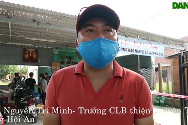 Trao quà đến người dân khó khăn tại Hội An