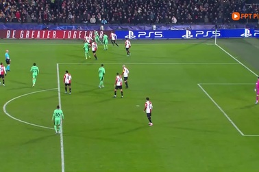 Hậu vệ lập cú đúp phản lưới nhà, Feyenoord thua cay đắng Atletico Madrid