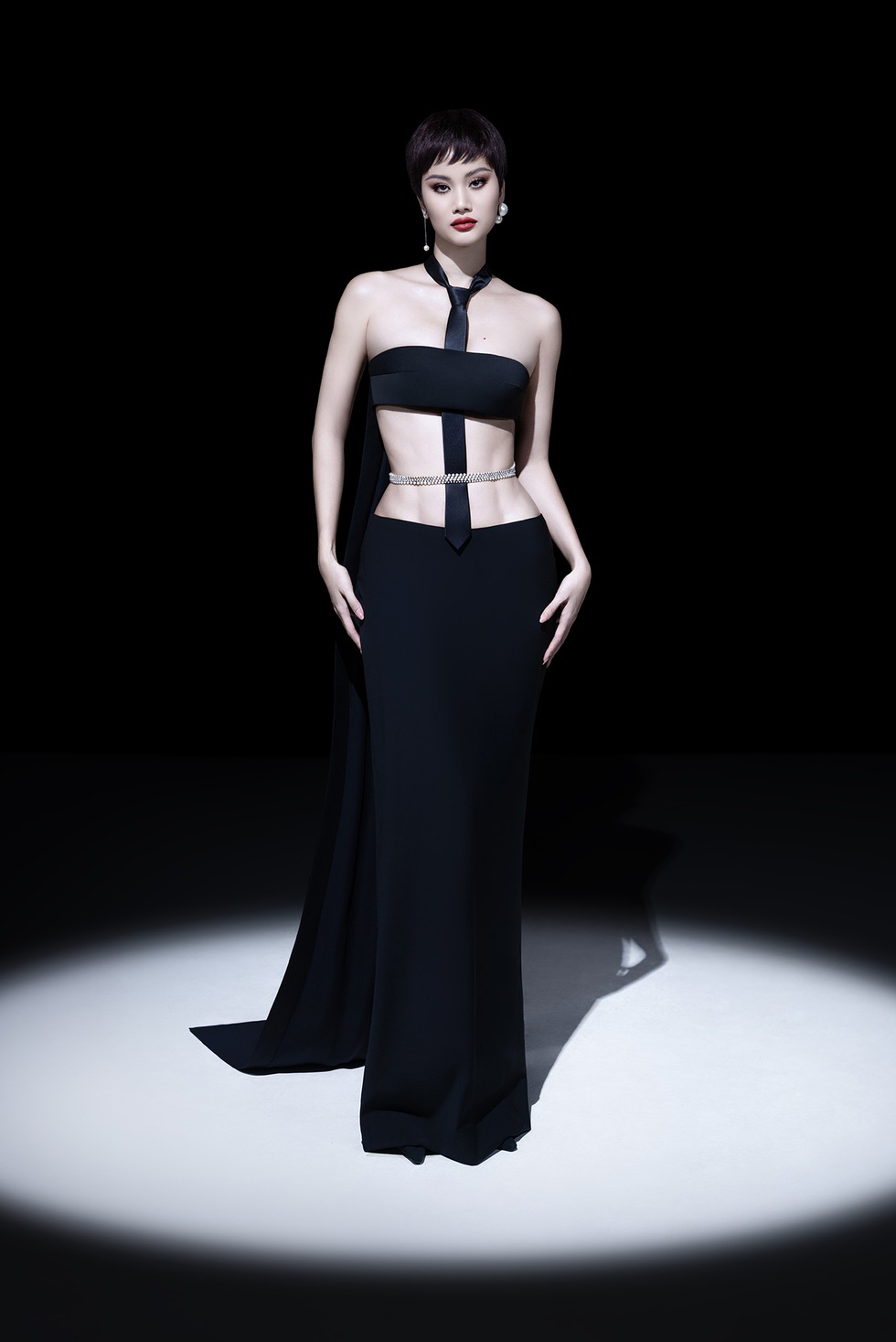 Tranh cãi về việc đàn ông thời nay mặc đồ xuyên thấu, phụ nữ đeo cà vạt - 7 Tranh cãi về việc đàn ông thời nay mặc đồ xuyên thấu, phụ nữ đeo cà vạt - 7