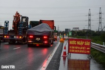 Cao tốc Pháp Vân - Cầu Giẽ ùn tắc dù nước đang rút