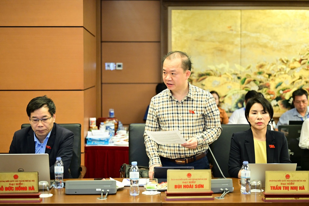 Không chỉ miễn học phí, đề nghị hạn chế thu các loại phí khác trong trường - 1 Không chỉ miễn học phí, đề nghị hạn chế thu các loại phí khác trong trường