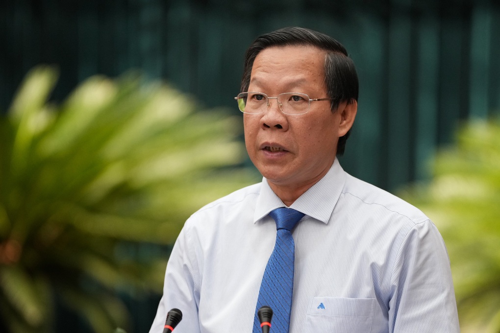 Chủ tịch TPHCM: Cán bộ không lo cơm áo gạo tiền mới an tâm phụng sự - 1 Chủ tịch TPHCM: Cán bộ không lo cơm áo gạo tiền mới an tâm phụng sự - 1