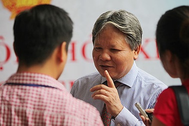 Bộ trưởng Tư pháp giải đáp thắc mắc về thủ tục giấy tờ