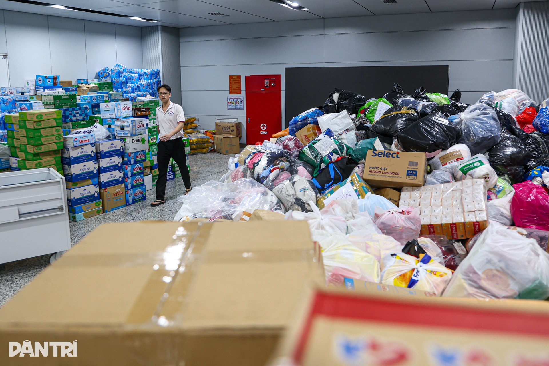 Nửa đêm ở ga Metro: TPHCM gom yêu thương gửi miền Trung ruột thịt - 12
