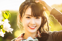 Nữ sinh gốc Hoa xinh đẹp giỏi hai ngoại ngữ