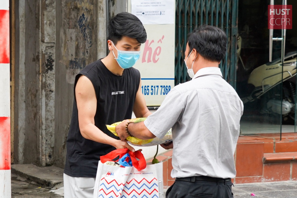 Đại học Bách khoa Hà Nội hỗ trợ sinh viên khó khăn đang mắc kẹt ở trọ - 2 Đại học Bách khoa Hà Nội hỗ trợ sinh viên khó khăn đang mắc kẹt ở trọ - 2