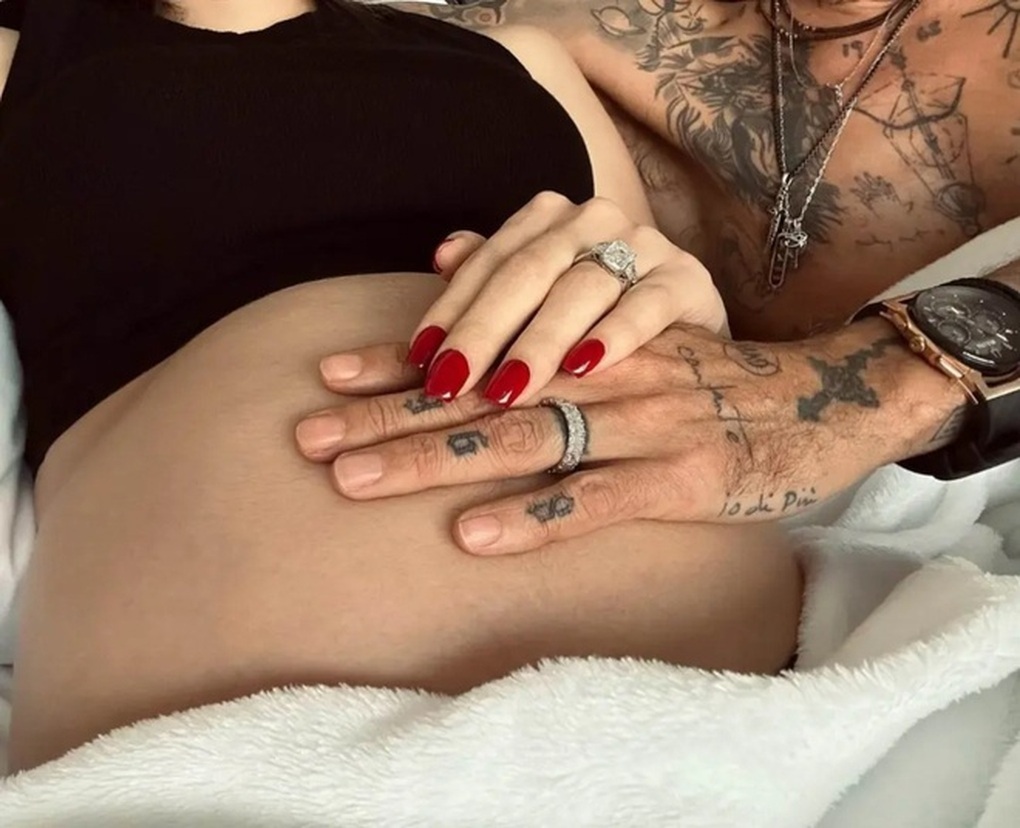 Bà xã kém 31 tuổi của Marc Anthony hạnh phúc mang thai con đầu lòng - 1 Bà xã kém 31 tuổi của Marc Anthony hạnh phúc mang thai con đầu lòng - 1