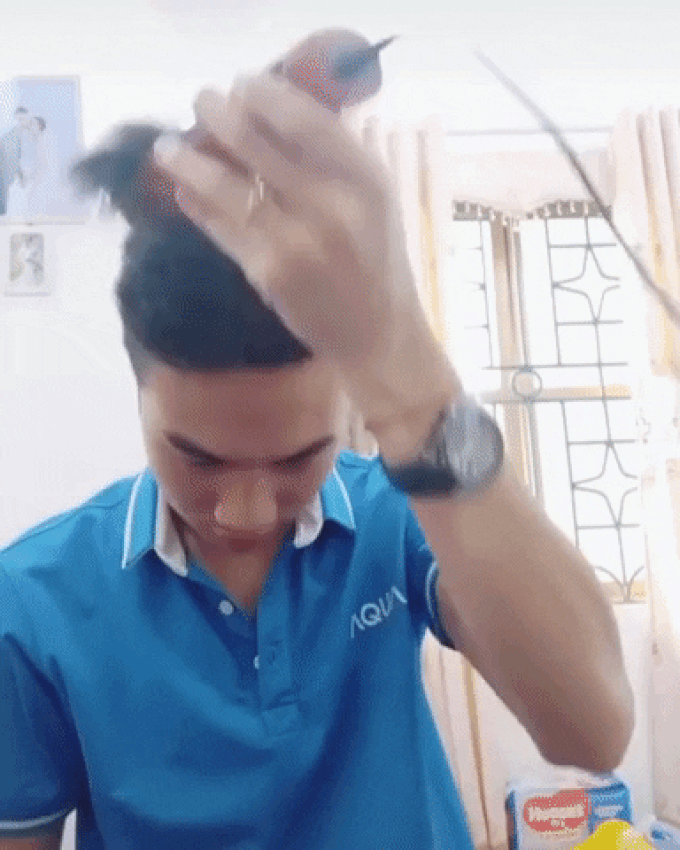 Không đầu hàng số phận, các giai tự cắt tóc mùa dịch: Người tông đơ sương sương, người đội bát úp triển tóc hạt dẻ Park Seo Joon - Ảnh 4.