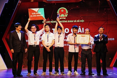 Máy đo thân nhiệt trong 1 giây của SV trường nghề được xuất khẩu sang Mỹ