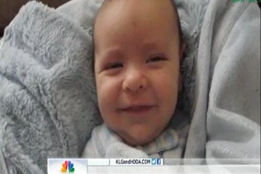 Ngắm bé con hóm hỉnh nhiều nét mặt