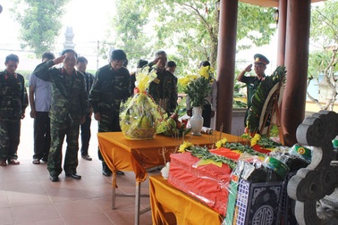 Phát hiện, cất bốc 3 hài cốt liệt sĩ tại vườn nhà dân