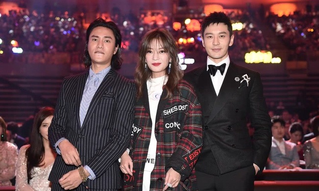 Cách hành xử của Trần Khôn, Huỳnh Hiểu Minh trước bão phong sát Triệu Vy - 1