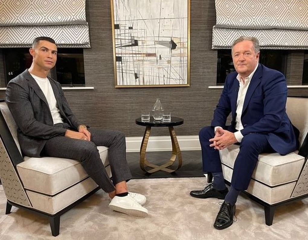 Cổ động viên Man Utd đòi đuổi C.Ronaldo sau cuộc phỏng vấn gây sốc - 1 Cổ động viên Man Utd đòi đuổi C.Ronaldo sau cuộc phỏng vấn gây sốc - 1