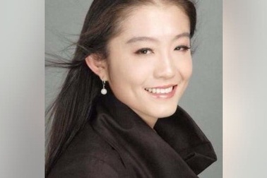 Nữ phiên dịch viên Trung Quốc lên tiếng về tin đồn làm Bill Gates ly hôn