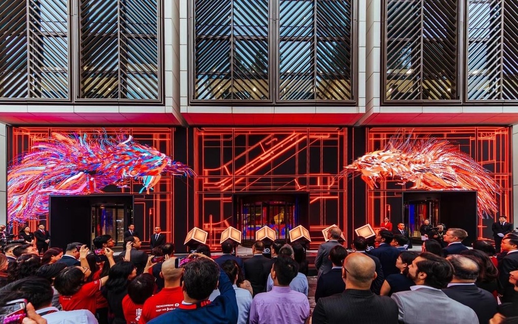 Những tác phẩm nghệ thuật ấn tượng tại hai tòa nhà hội sở mới của Techcombank - 2 Những tác phẩm nghệ thuật ấn tượng tại hai tòa nhà hội sở mới của Techcombank - 2