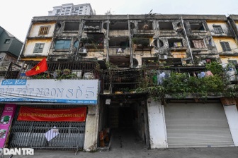 Nhiều chung cư cũ như "bom nổ chậm” ở thành phố lớn nhưng không thể phá dỡ