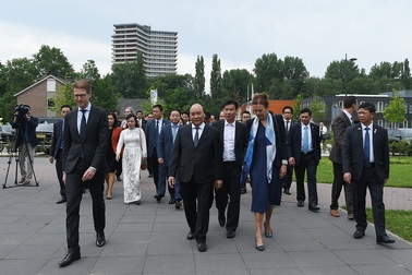 Thủ tướng Nguyễn Xuân Phúc thăm trường đại học tốt nhất Hà Lan