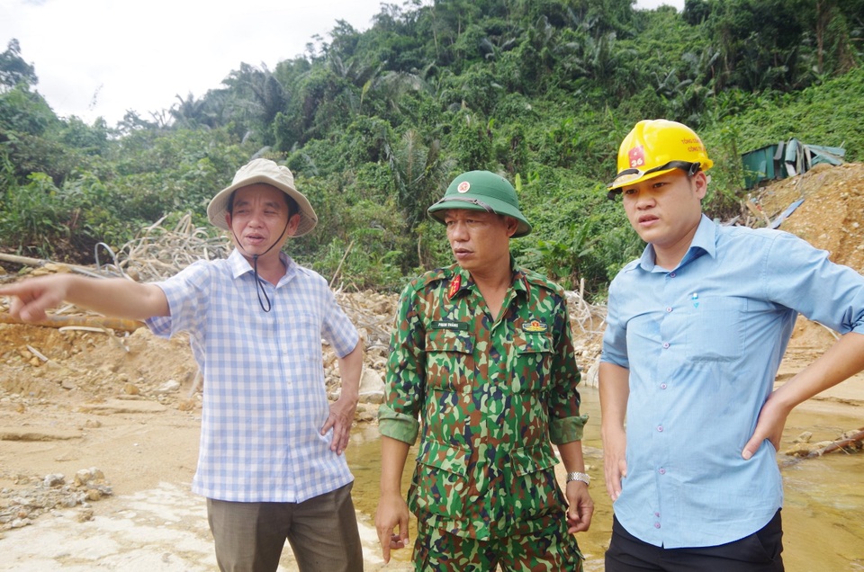 Hôm nay tái ngăn đập nắn dòng, tìm kiếm nạn nhân mất tích ở Rào Trăng - 6 Hôm nay tái ngăn đập nắn dòng, tìm kiếm nạn nhân mất tích ở Rào Trăng - 6