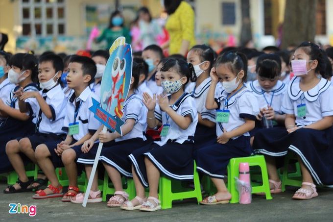 Khai giảng đặc biệt nhất trong lịch sử: Xúc động hình ảnh lễ Khai giảng không học sinh của thầy cô Đà Nẵng - Ảnh 7. Khai giảng đặc biệt nhất trong lịch sử: Xúc động hình ảnh lễ Khai giảng không học sinh của thầy cô Đà Nẵng - Ảnh 7.