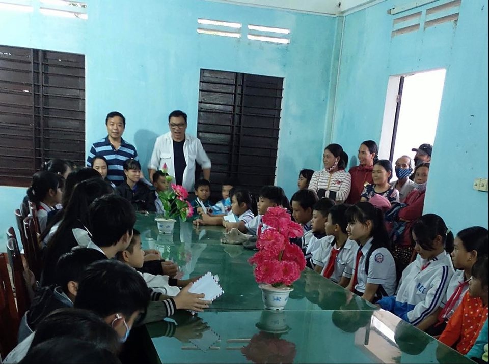 Ngọn lửa lan tỏa tri thức không bao giờ tắt - 2 Ngọn lửa lan tỏa tri thức không bao giờ tắt - 2