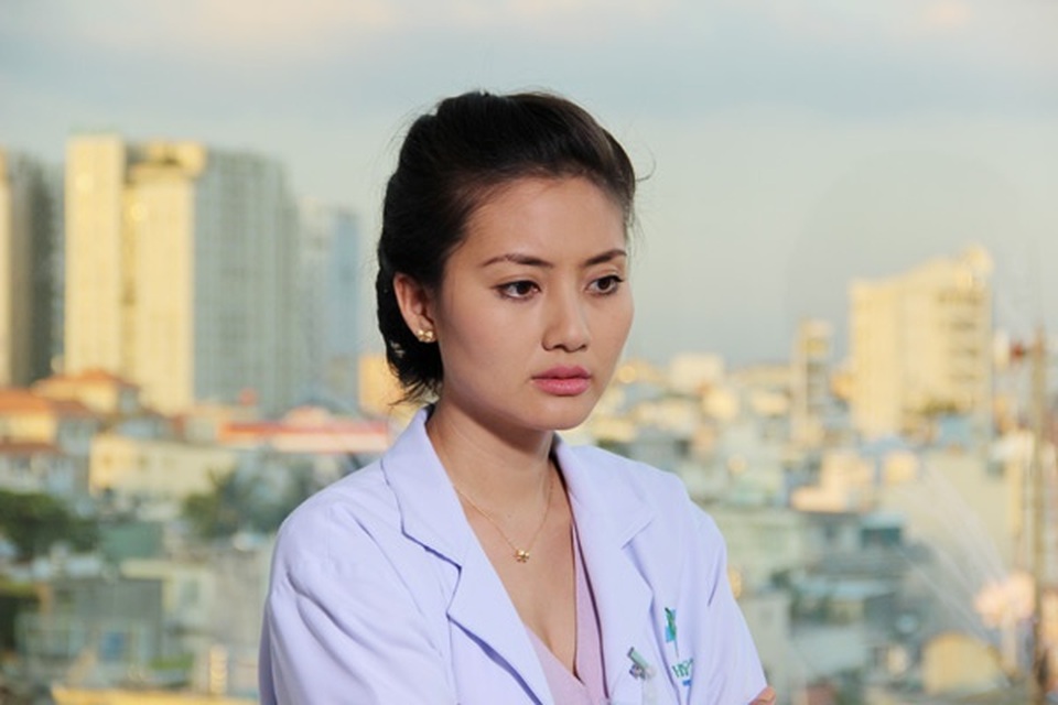 Ngắm Việt Anh, Nhã Phương, Việt Hương và loạt sao hoá thân thành bác sĩ - 19 Ngắm Việt Anh, Nhã Phương, Việt Hương và loạt sao hoá thân thành bác sĩ - 19