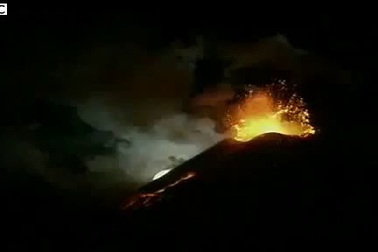 Núi lửa Etna phun trào dữ dội