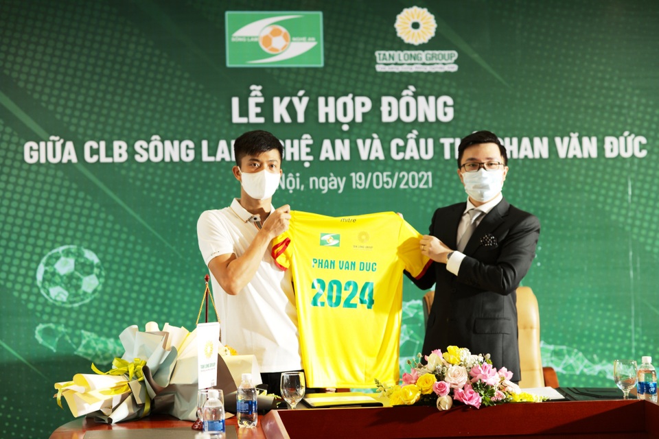 SL Nghệ An giữ chân Phan Văn Đức, chờ tín hiệu khởi sắc - 2 SL Nghệ An giữ chân Phan Văn Đức, chờ tín hiệu khởi sắc - 2