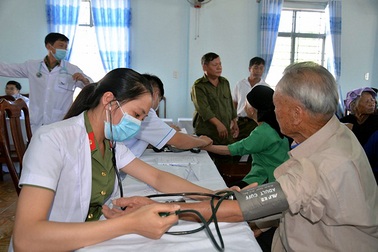 Bộ Công an làm thiện nguyện tại quê hương anh hùng Núp