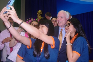 Thượng nghị sĩ Mỹ nói chuyện với sinh viên TPHCM về biển Đông