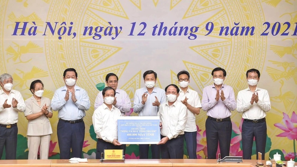 Sóng và máy tính cho em: Những gì chạm đến trái tim luôn đi xa và nhanh - 4 Sóng và máy tính cho em: Những gì chạm đến trái tim luôn đi xa và nhanh - 4