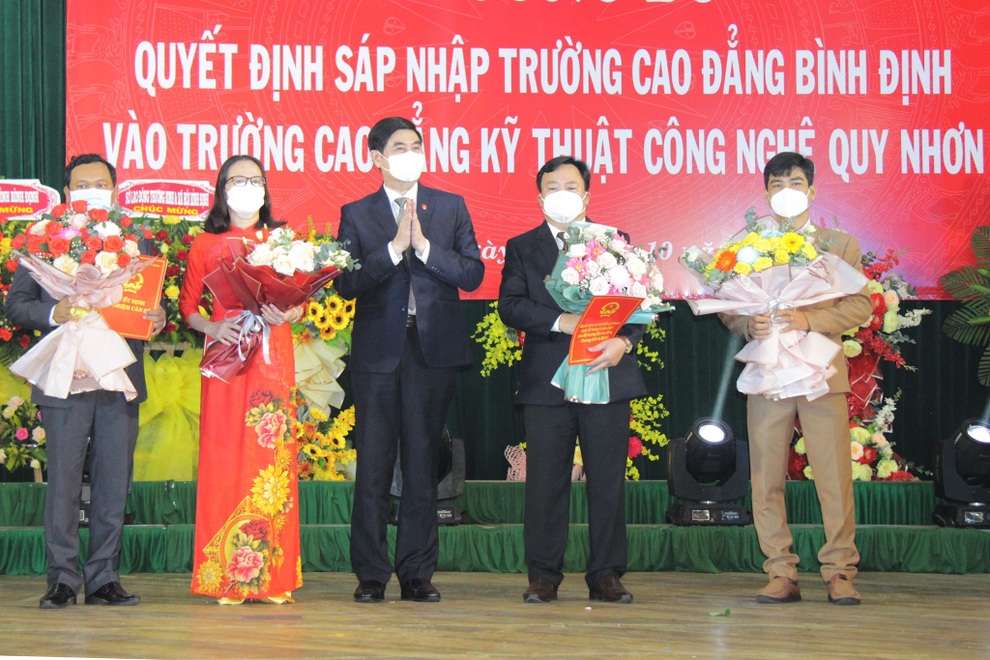 Sáp nhập Trường CĐ Bình Định vào Trường CĐ Kỹ thuật Công nghệ Quy Nhơn - 2 Sáp nhập Trường CĐ Bình Định vào Trường CĐ Kỹ thuật Công nghệ Quy Nhơn - 2