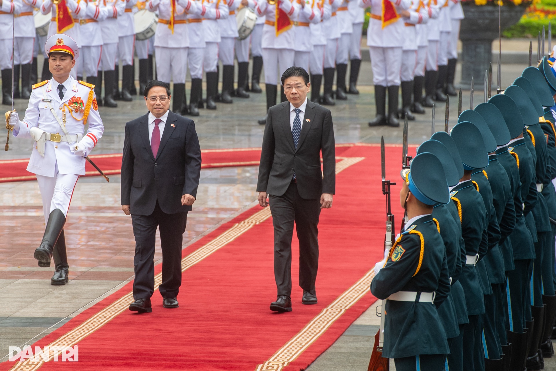 Toàn cảnh lễ đón Thủ tướng Singapore thăm chính thức Việt Nam - 3 Toàn cảnh lễ đón Thủ tướng Singapore thăm chính thức Việt Nam - 3