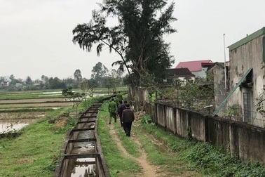 Thực nghiệm hiện trường vụ con đánh bố nhập viện.