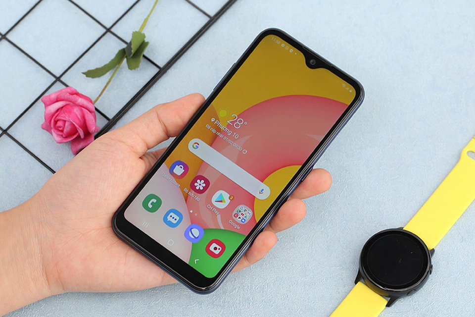 Loạt smartphone màn hình lớn, pin khoẻ dưới 3 triệu đồng - 4 Loạt smartphone màn hình lớn, pin khoẻ dưới 3 triệu đồng - 4