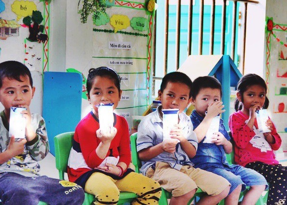 Cà Mau: Hỗ trợ sữa tươi cho trẻ em khó khăn - 1 Cà Mau: Hỗ trợ sữa tươi cho trẻ em khó khăn - 1