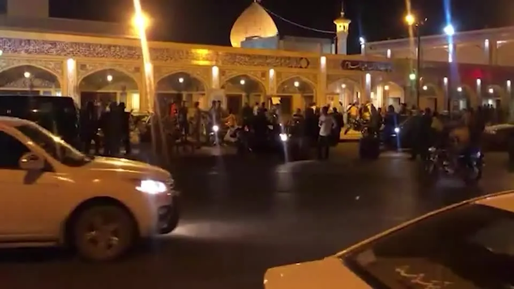 IS tấn công đền thờ Iran, 15 người thiệt mạng - 1 IS tấn công đền thờ Iran, 15 người thiệt mạng - 1