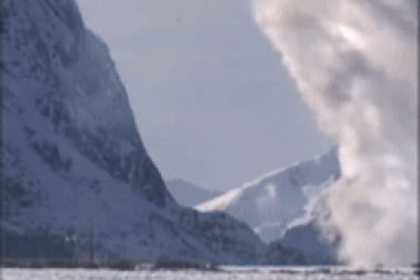 Tên lửa gặp sự cố, nổ tung ngay sau khi phóng