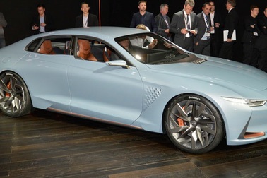 Hyundai trì hoãn đưa thương hiệu Genesis tới châu Âu