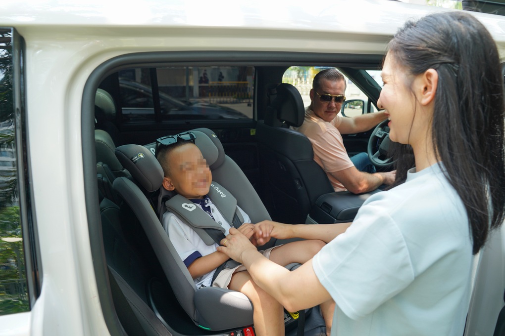 Cục CSGT giải đáp quy định ô tô chở trẻ dưới 10 tuổi phải có ghế trẻ em - 2