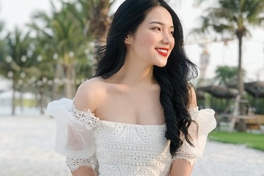 Hot girl Báo chí với dáng cực chuẩn đam mê nghề MC